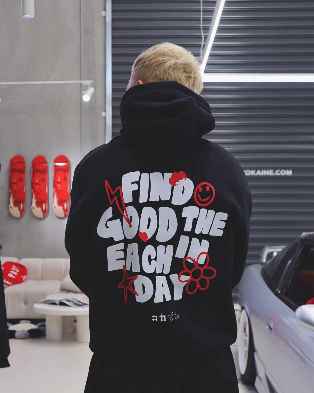 "Find The Good In Each Day" Hoodie // BLACK