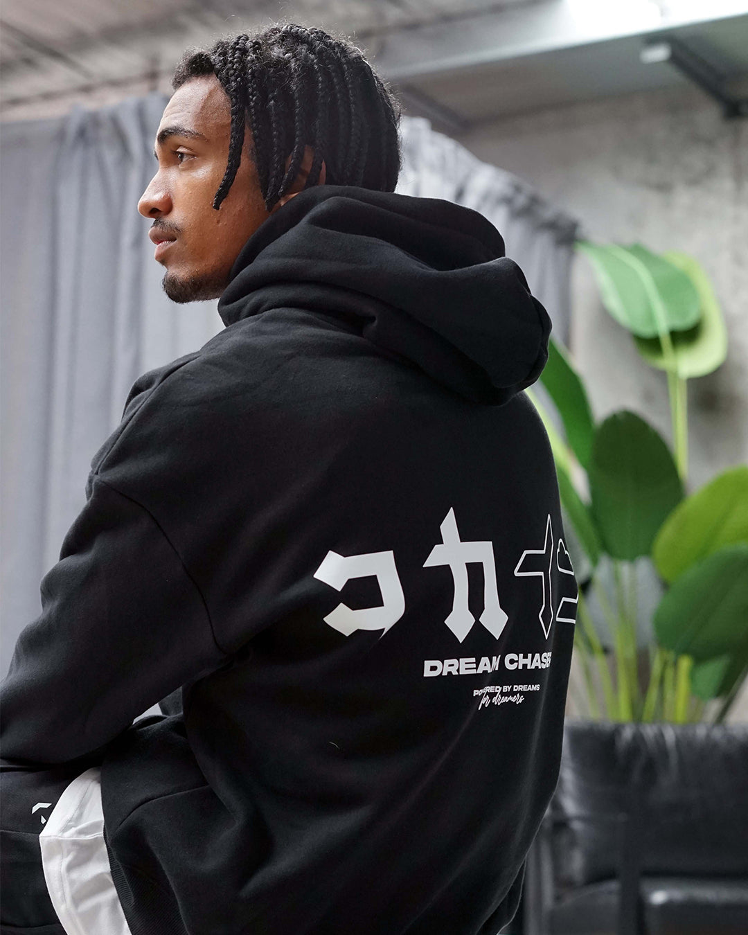 "Dream Chaser" Hoodie // BLACK