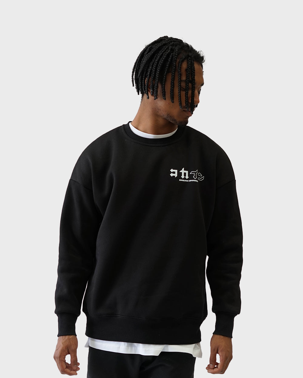 "Dream Chaser" Crewneck Sweater // BLACK